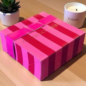 NWT Vintage Y2K Rare Victoria's Secret Pink 10Hx10”Wx4”D Striped Gift Box w/ Bow